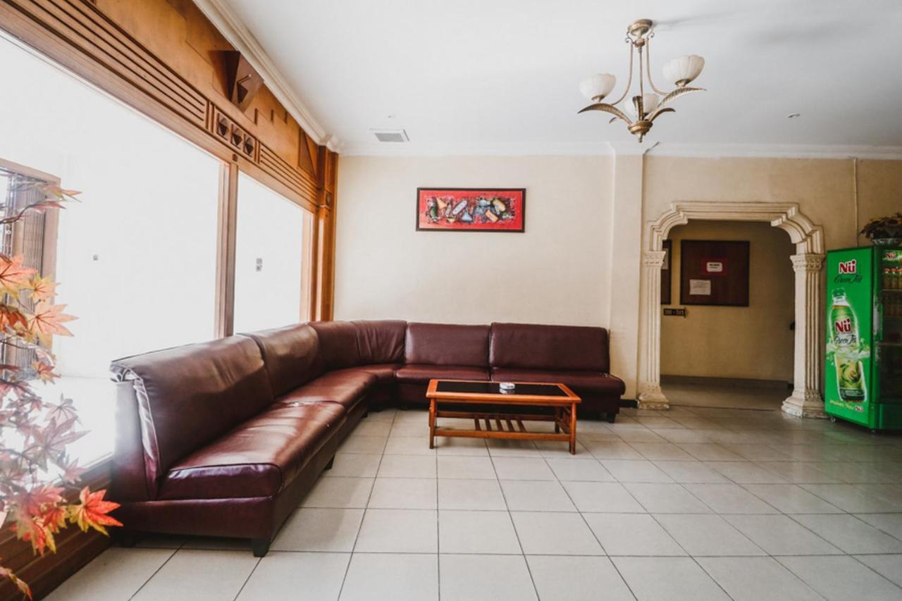 Reddoorz Plus Near Jambi Prima Mall Luaran gambar