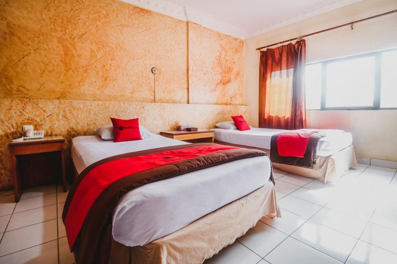 Reddoorz Plus Near Jambi Prima Mall Luaran gambar